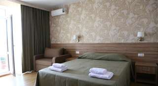 Гостиница Анастасия Дивноморское Двухместный номер с 1 двуспальной кроватью и дополнительной кроватью-2